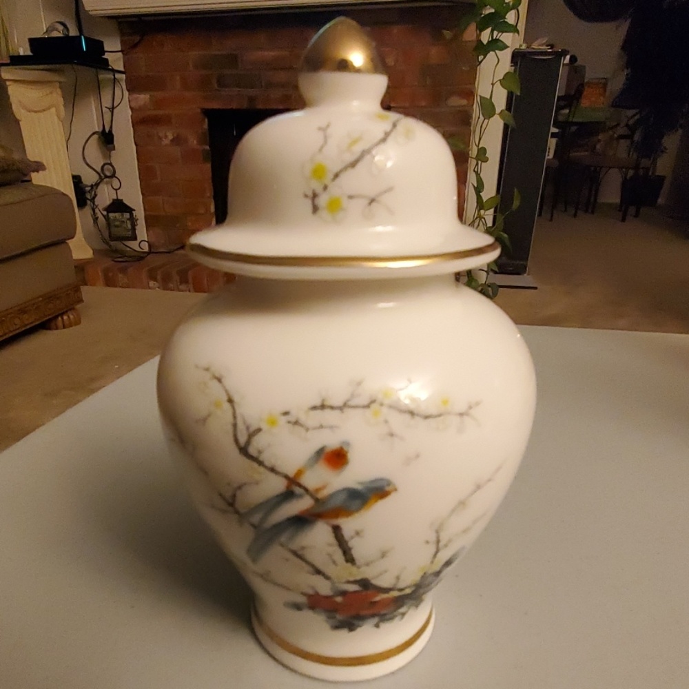 Jay fine China Orient Ginger jar bird's of…